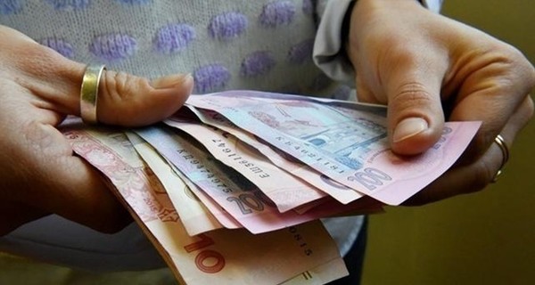 Средняя зарплата украинцев за год выросла на четверть