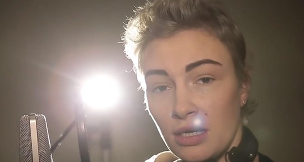 Певица Приходько подала в суд на АП из-за использования себя в рекламе Порошенко