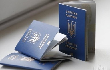 Для украинских паспортов закрыли авиатранзит на Россию через Беларусь