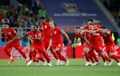 Англия впервые в своей истории выиграла серию пенальти и шагнула в четвертьфинал!