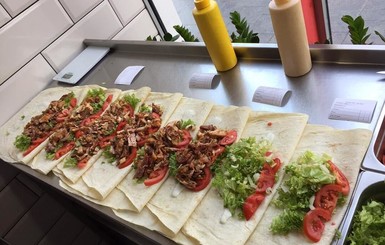 Во львовском кафе Tomash Kebab отравились 10 человек