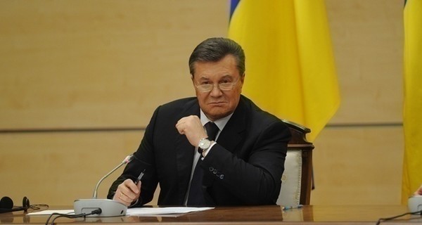 Адвокаты Януковича второй раз за день сорвали дебаты в суде
