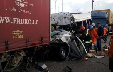 ДТП с 10 погибшими под Житомиром: водитель даже не пытался тормозить - уснул