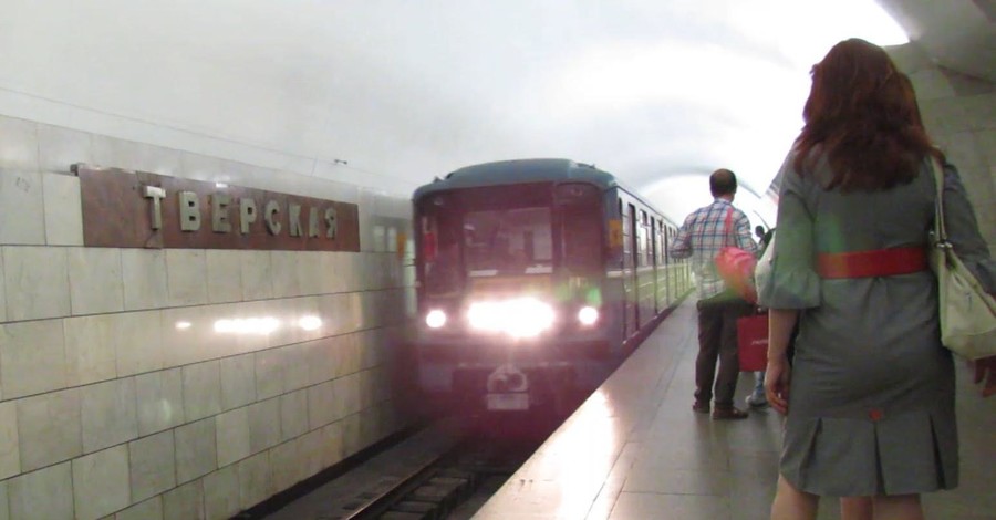Украинца сбил поезд в московском метро, мужчина погиб