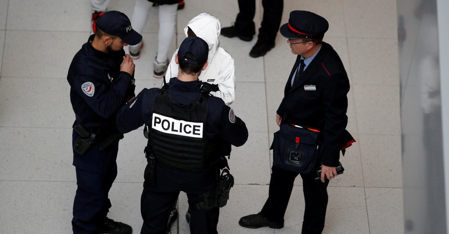 В резиденции премьера Франции нашли тело гвардейца