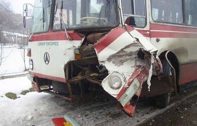 На Николаевщине перевернулся автобус, пострадали 4 человека