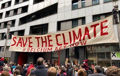 Около 65 тысяч человек вышли на марш в защиту климата в Брюсселе