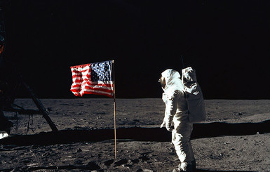 Российские ученые заступилась за американцев: инсценировать высадку на Луну было бы дороже