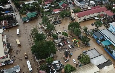 Во время шторма на Филиппинах погибли уже более 60 человек