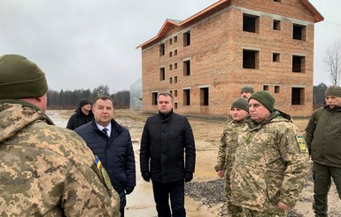 Для украинских военных построили новый учебный комплекс