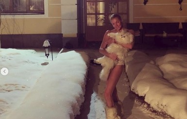 Нагая и в снегу: Волочкова  в очередной раз удивила подписчиков оригинальными фото