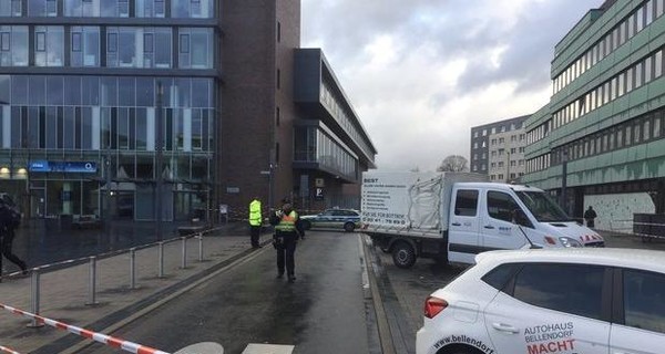 Власти Германии назвали терактом наезд на пешеходов в Боттропе и Эссене