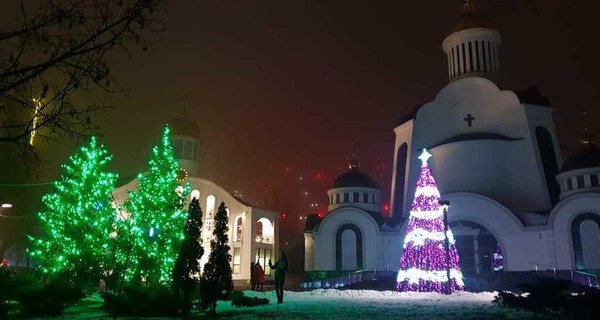 Духовенство Спасо-Преображенского собора поздравляет с Рождеством
