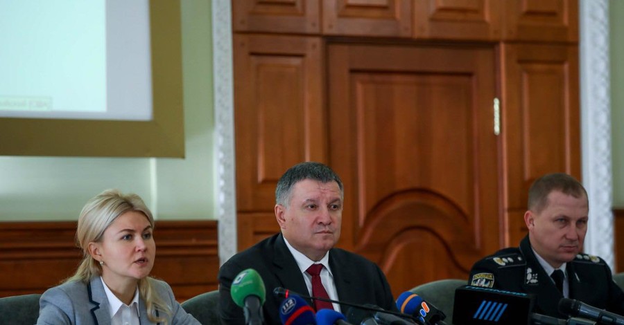 Аваков: Большинство кандидатов в президенты уже нарушают закон
