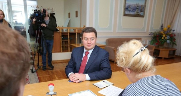 Виктор Бондарь подал документы в ЦИК для регистрации кандидатом в Президенты