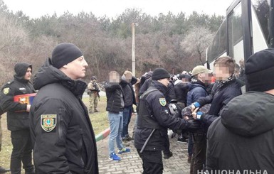 Титушек из Киева задержали в Одессе, где сегодня гостит Порошенко