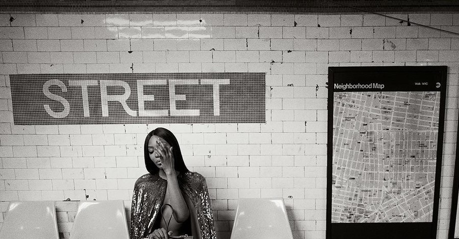 Наоми Кэмпбелл в метро Нью-Йорка снялась для шикарной фотосессии VALENTINО