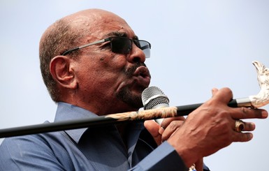 СМИ сообщили о миллионах евро, найденных в доме экс-президента Судана  