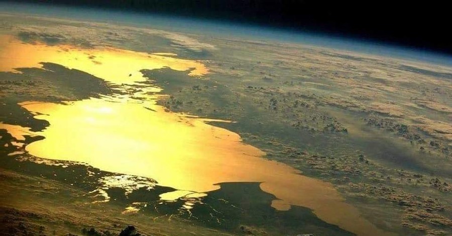 Известный шведский блогер показал Азовское море из космоса