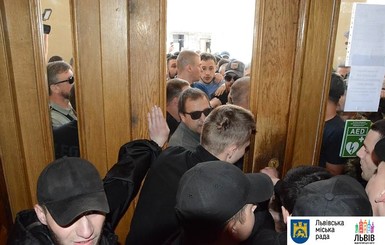 Полиция расследует вчерашний штурм Львовского горсовета
