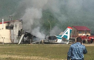 Авиакатастрофа в России: пилоты погибли, пассажиры выжили
