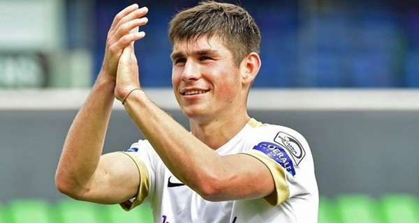 Полузащитник сборной Украины стал игроком 