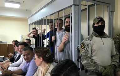 В России 6 украинским морякам продлили арест, на очереди - еще 18