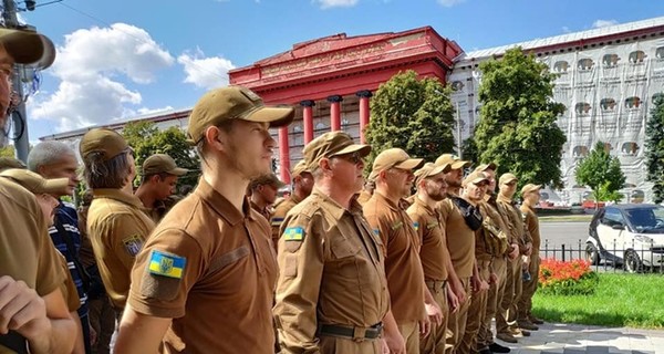 День Независимости Украины-2019: шел на парад, а попал на шоу