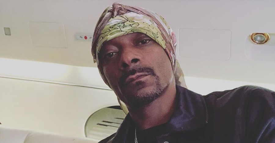 Snoop Dogg платит скрутчику косяков 50 тысяч долларов в год