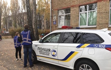 В Киеве семиклассница выпрыгнула из окна школы