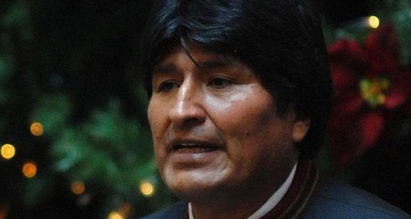 Вертолет президента Боливии потерпел крушение в горах