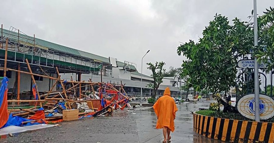 Мощный тайфун на Филиппинах убил 47 человек