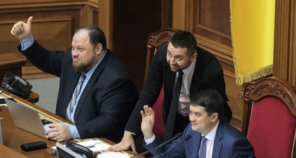 После скандала с собакой Разумков посоветовал депутатам следить за словами