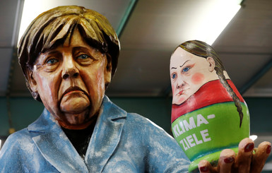 Жуткий клоун Трамп и матрешка Греты Тумберг: в Германии готовятся к параду Rose Monday