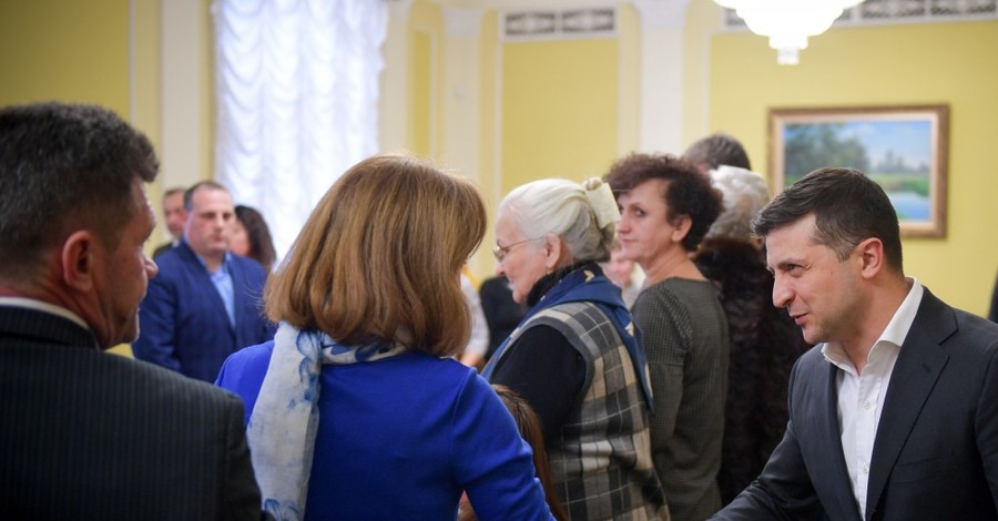 Зеленский встретился с родными погибших на Майдане