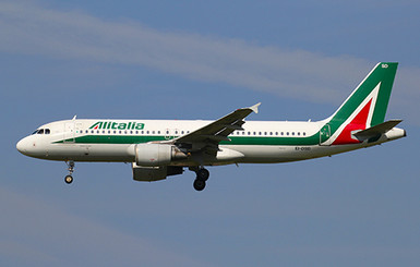 40 итальянцев, заблокированных на борту самолета на Маврикий, возвращаются домой