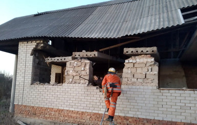 На Днепропетровщине рухнувшая бетонная плита убила подростка