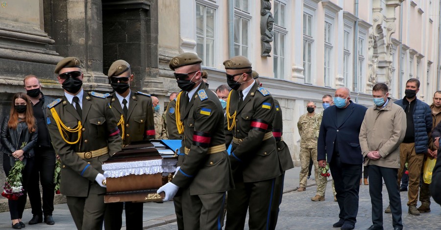 Во Львове похоронили погибшего в Донбассе спецназовца Андрея Супригана