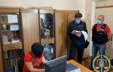 Прокуратура: Инспектор полиции Харькова изменила информацию о пьяном водителе в базе данных