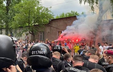 ГБР проверит законность применения силы полицейскими при задержании сторонников Стерненко