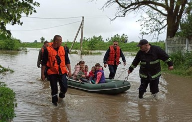 В четырех регионах Западной Украины перенесли ВНО из-за наводнения