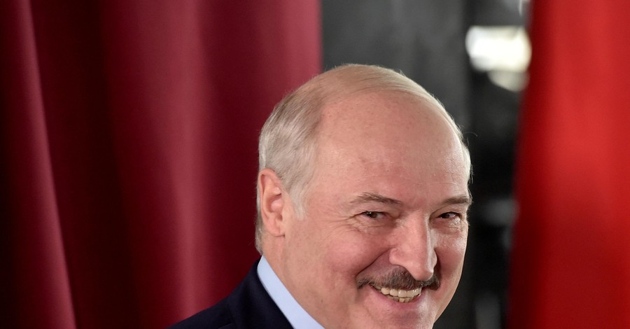 Первым Лукашенко поздравил депутат 