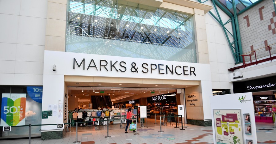 В Marks & Spencer попросили прощения за расистские названия оттенков бюстгальтеров