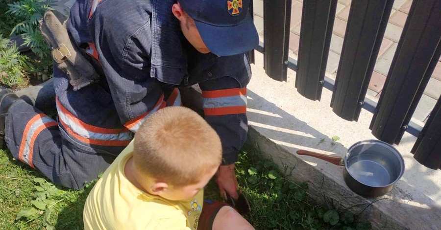 В Хмельницкой области мальчик упал на металлический штырь