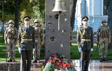 В Украине - День памяти защитников  
