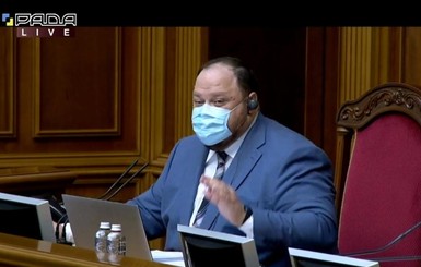 Стефанчук попросил Авакова начать штрафовать депутатов за отсутствие масок