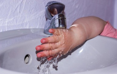Почти половина воды в домах киевлян обеззараживается бесхлорными технологиями, - мэр Кличко