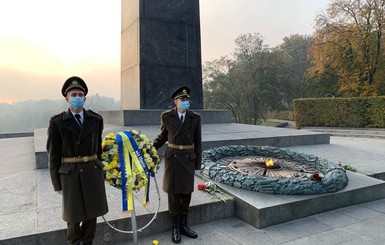 Президент почтил память жертв Второй мировой войны: 76 лет назад из Украины изгнали нацистских захватчиков