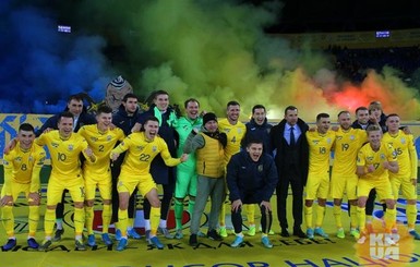 Сборная Украины вернулась из Швейцарии и сдала тесты - ни одного футболиста с коронавирусом