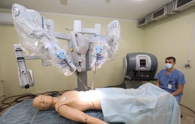 Робот-хирург, созданный в NASA, будет оперировать украинцев. Дорого